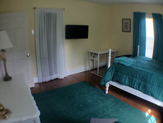 Tom's room