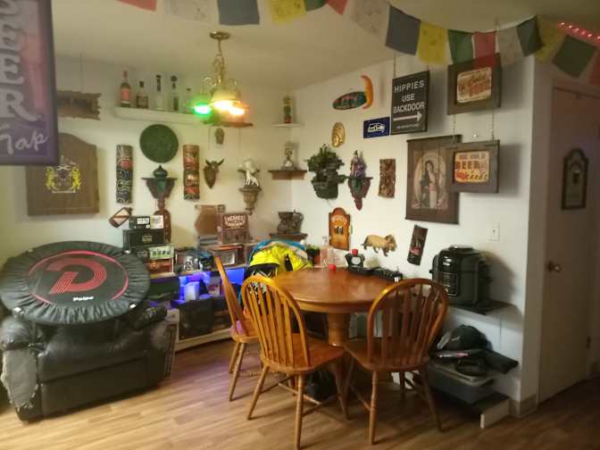 Craig A Jetton's room