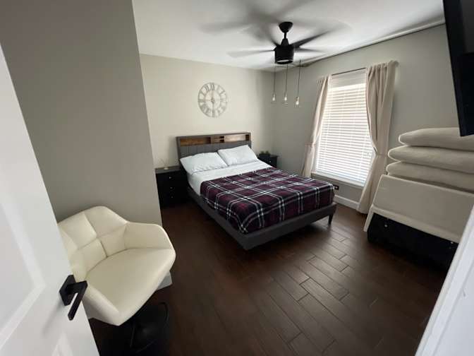 Carlos's room