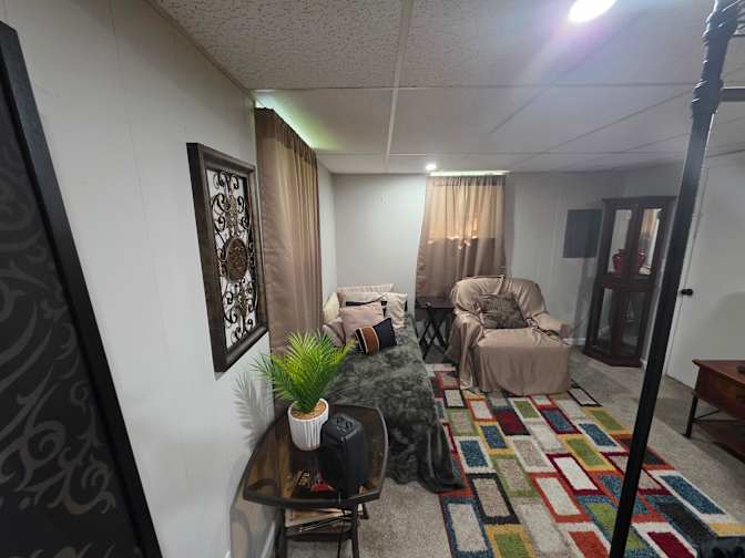CL&C Property Management and Consulting's room
