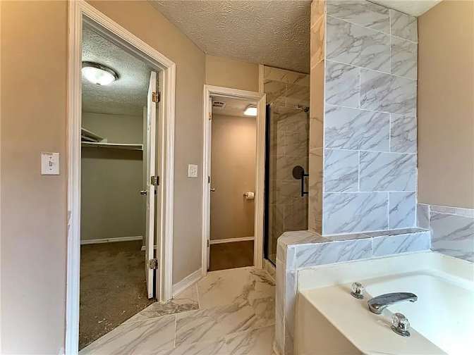 Alcove Rooms's room