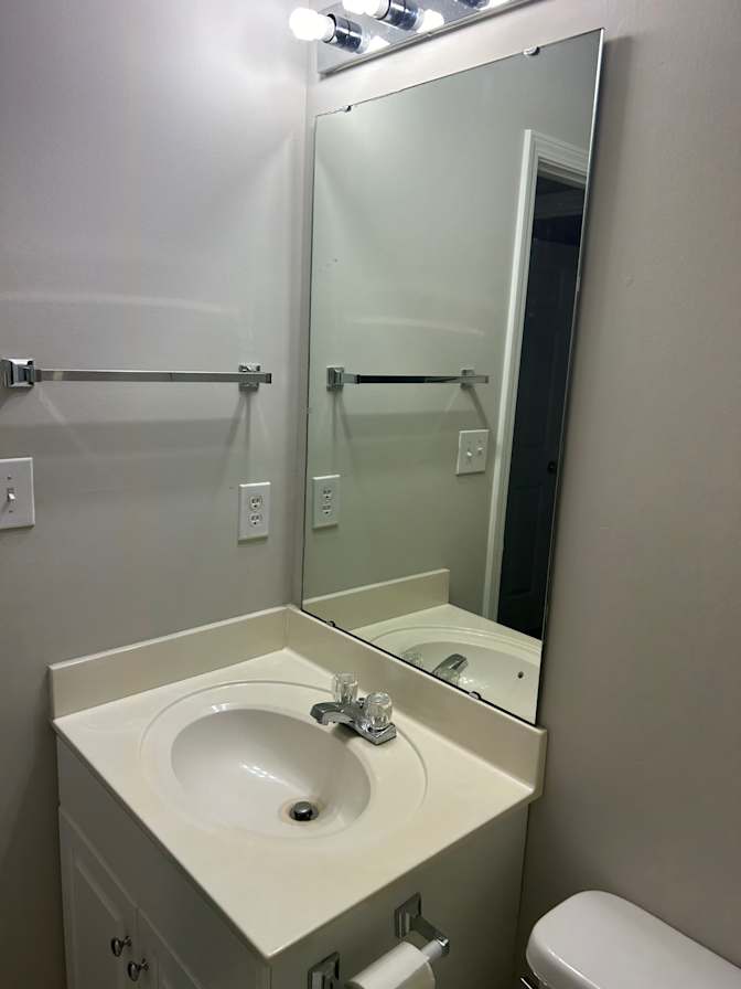 Alcove Rooms's room