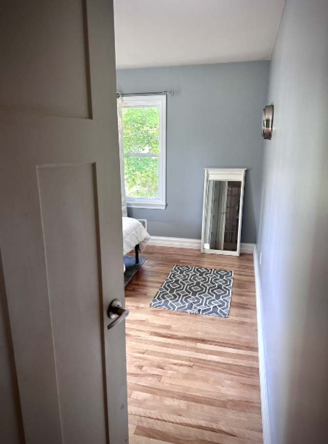Andrea J Simms's room