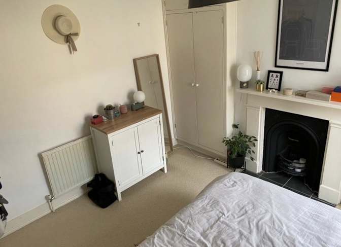 Debbie M's room