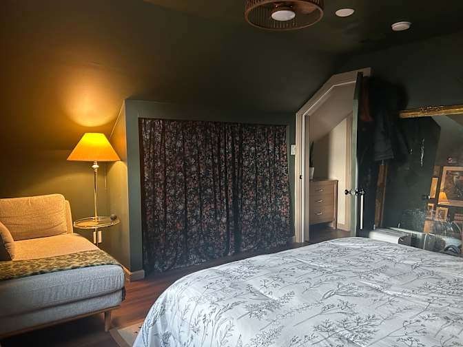 KC Cassily's room