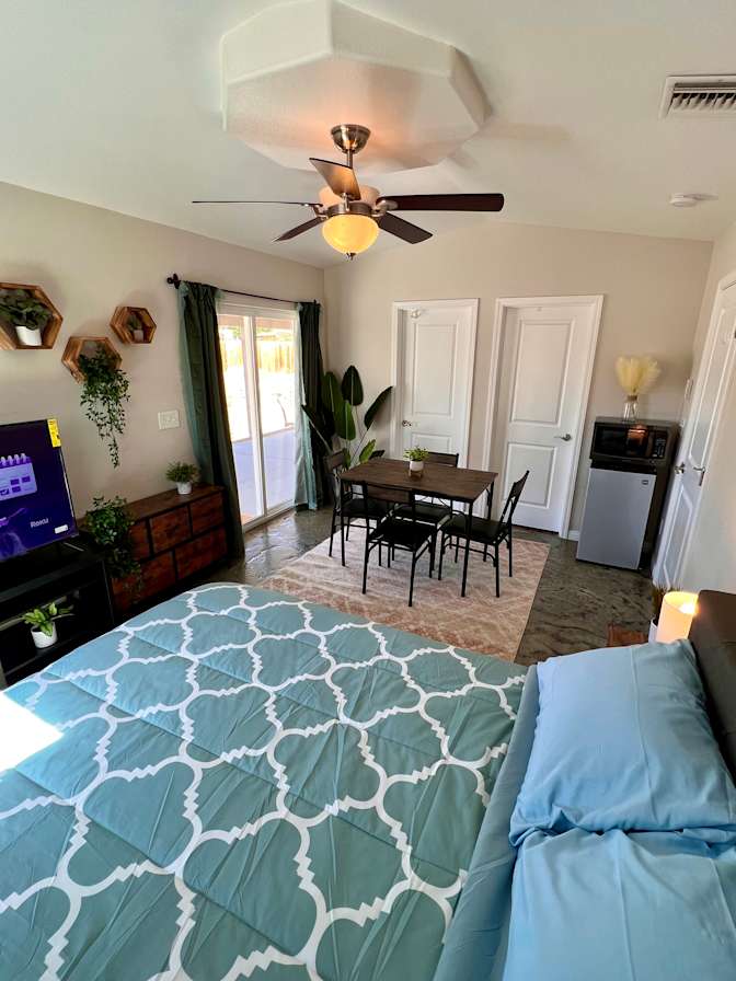 Luis's room