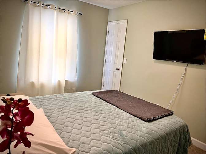 Alcove Rooms's room