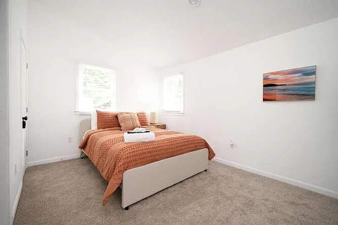 Alcove Rooms's room