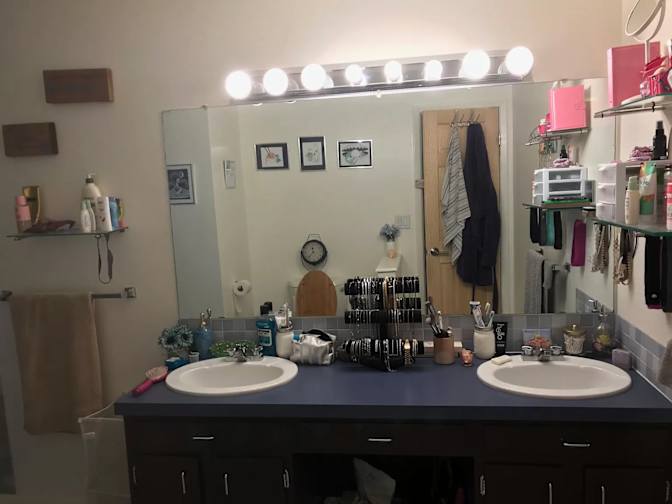 Darius M Hatami's room