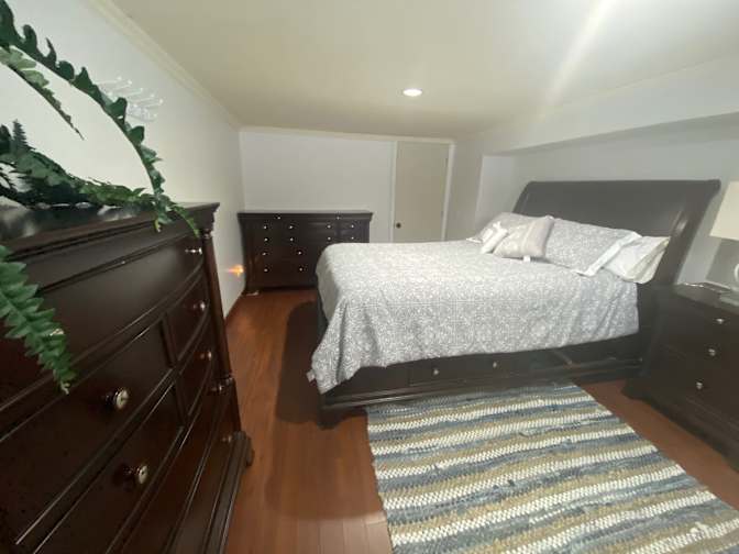 Payee's room