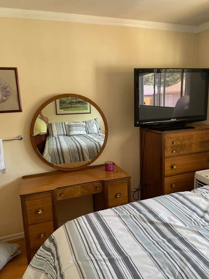 Dale's room