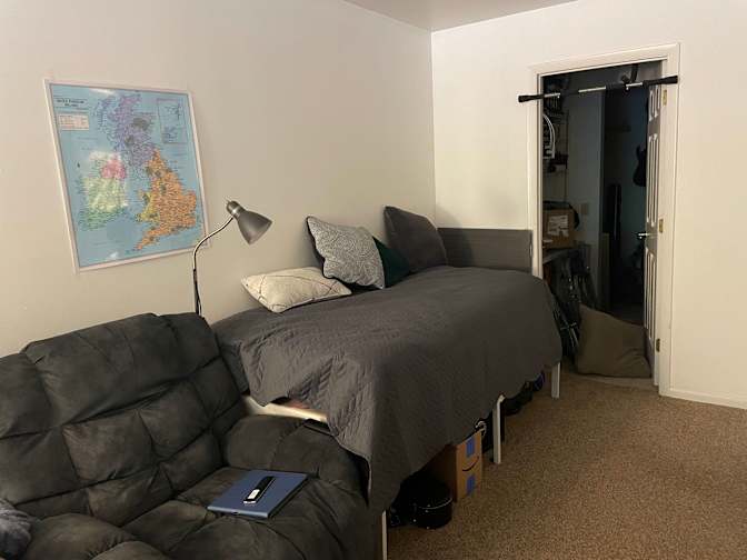 PRIVATE BEDROOM - Danbury - Connecticut - Office - Music - Craft Studio's room