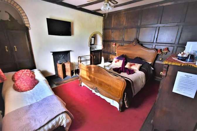 Denise Linnell's room