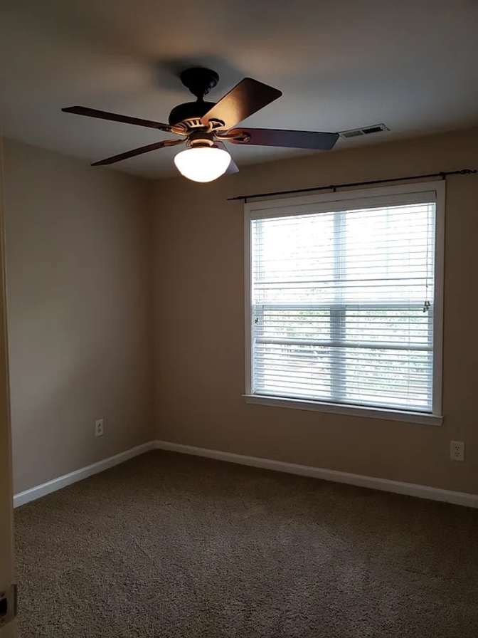Alcove Rooms's room