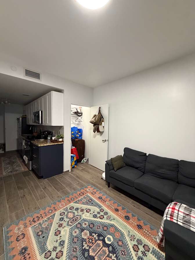Paras's room