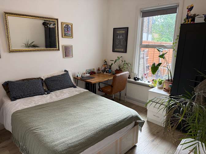 Max's room