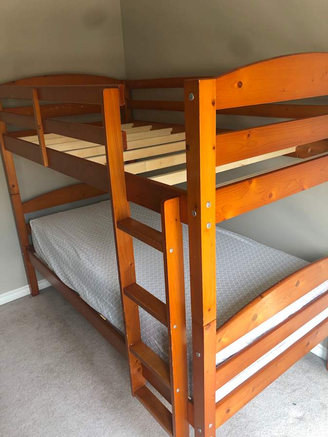 Fernando's room