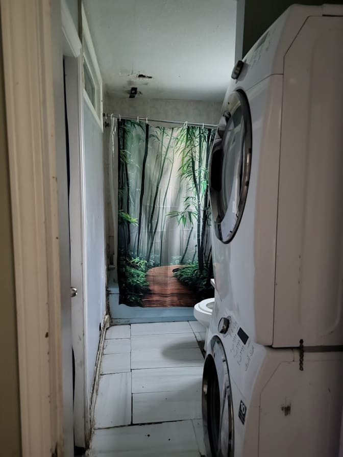 Eddy's room