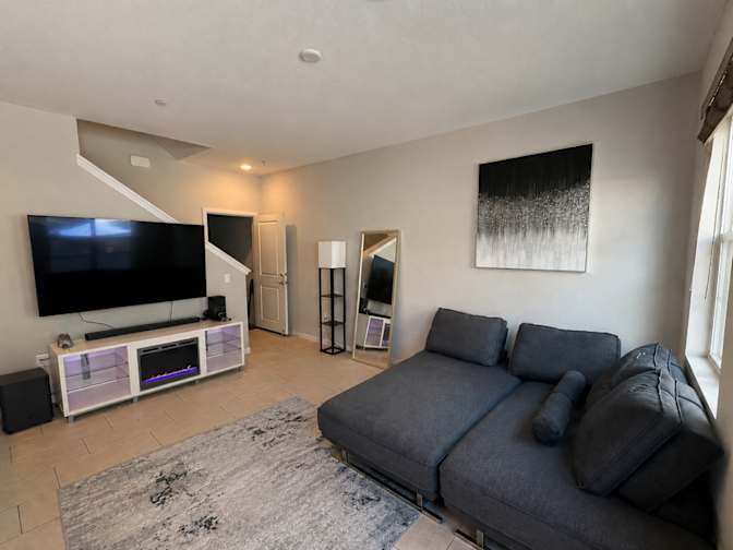 Loui's room