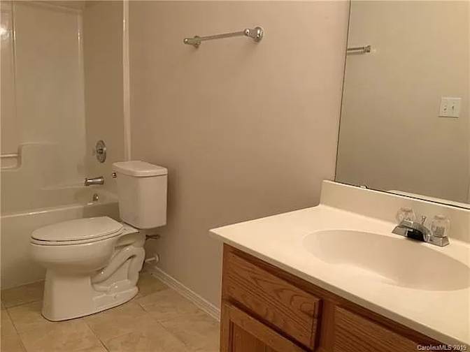 Alcove Rooms's room