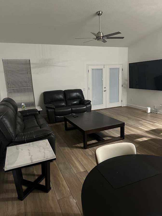 Thomas's room