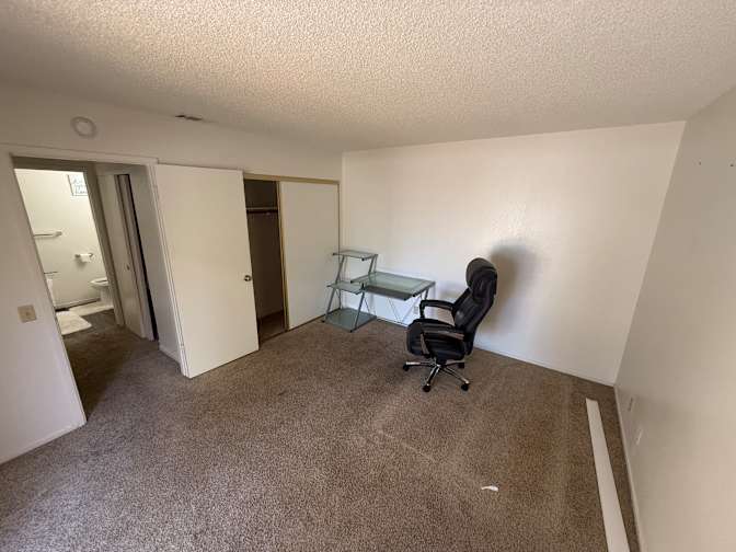 Chris pascu's room