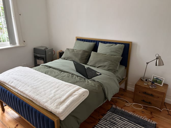 Vernon's room