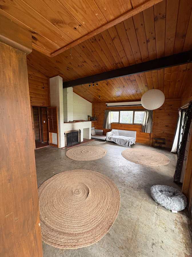 Alan Antony's room