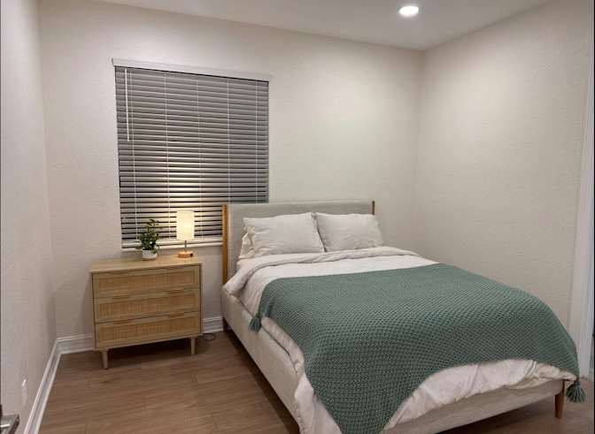 Carlos's room