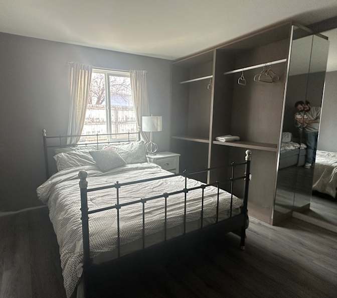 Dulis's room