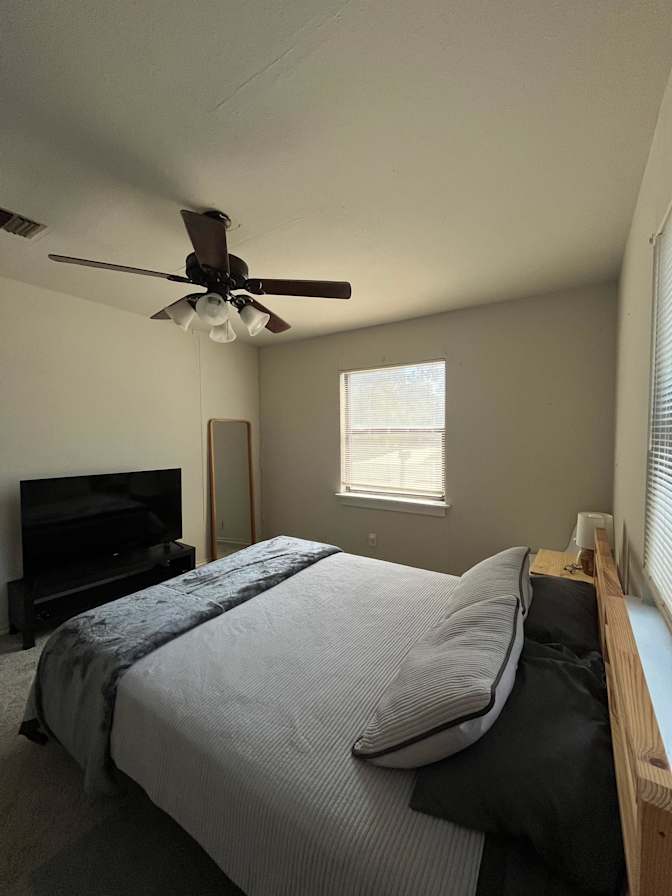 Ricardo's room