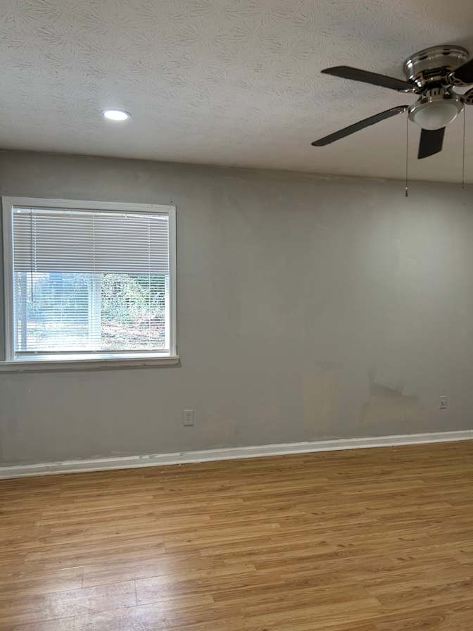 luis's room