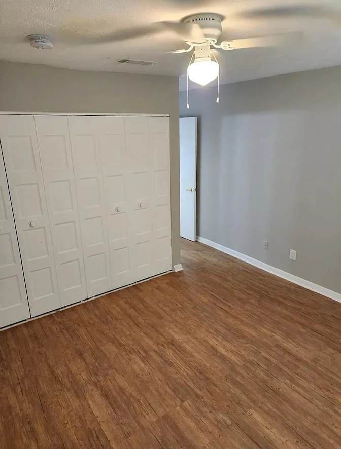 Alcove Rooms's room