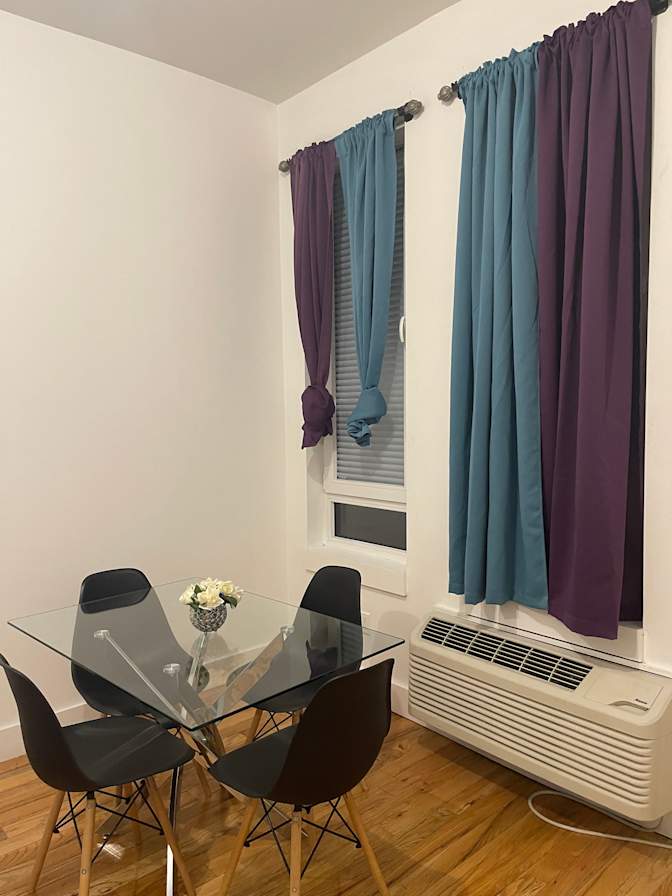 BROOKLYN APARTMENT SHARE LONG OR SHORT TERM's room