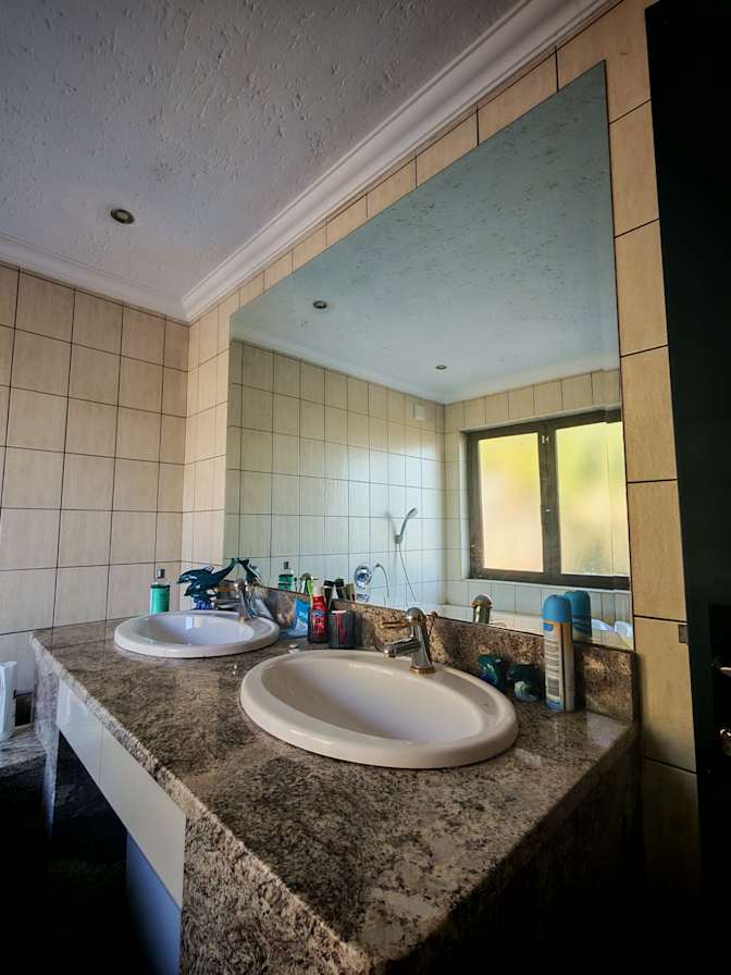 MS VINETTE JOOSTE's room