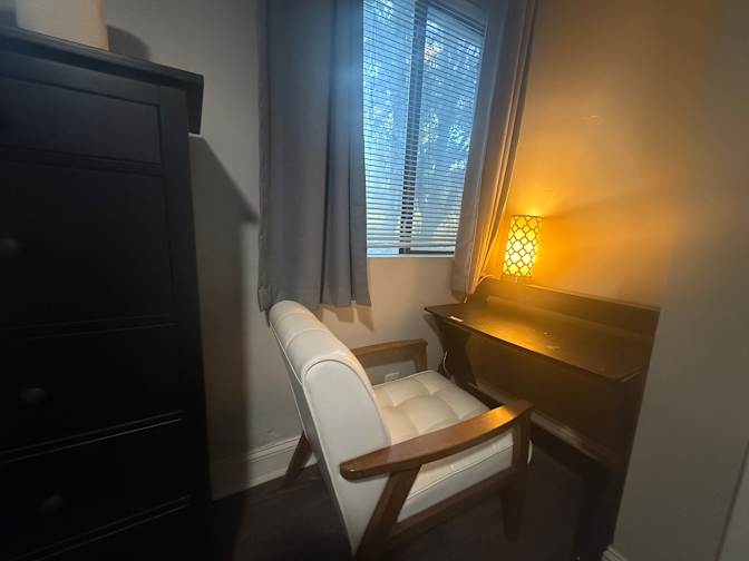 Jun's room