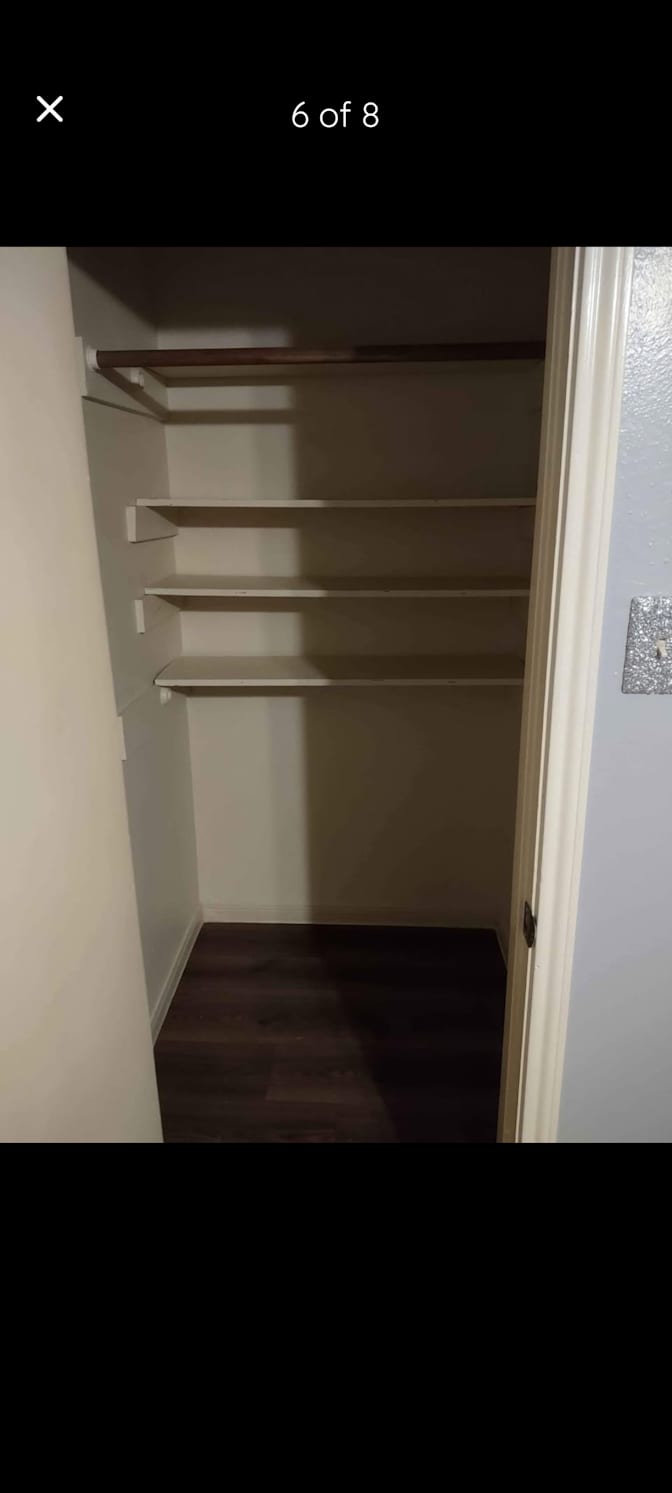 Leslie's room
