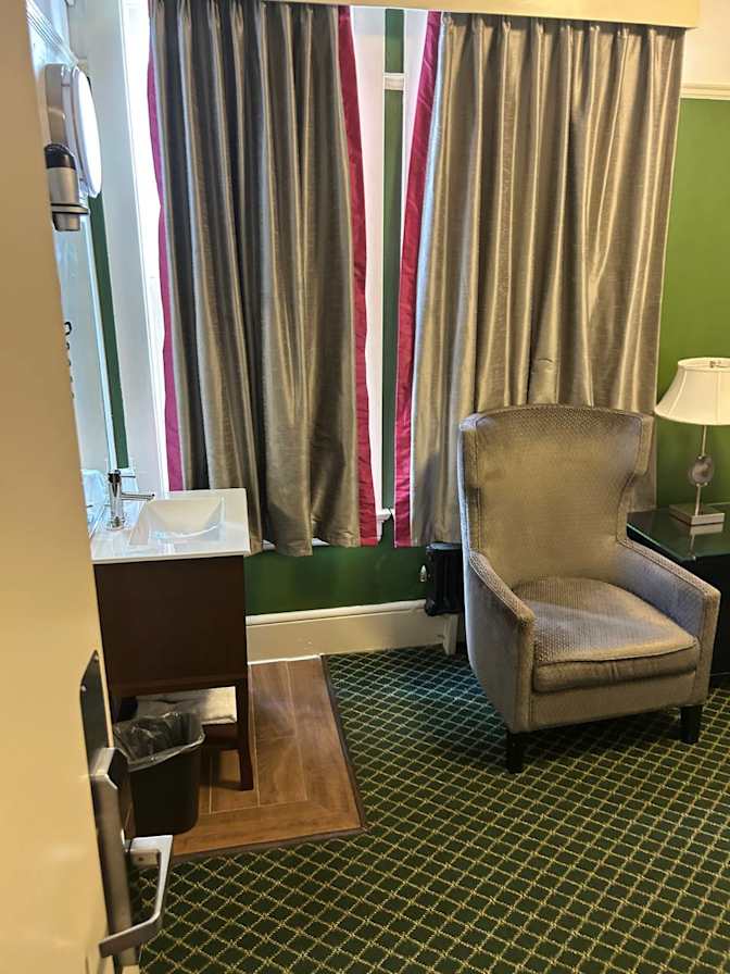Julia Va's room