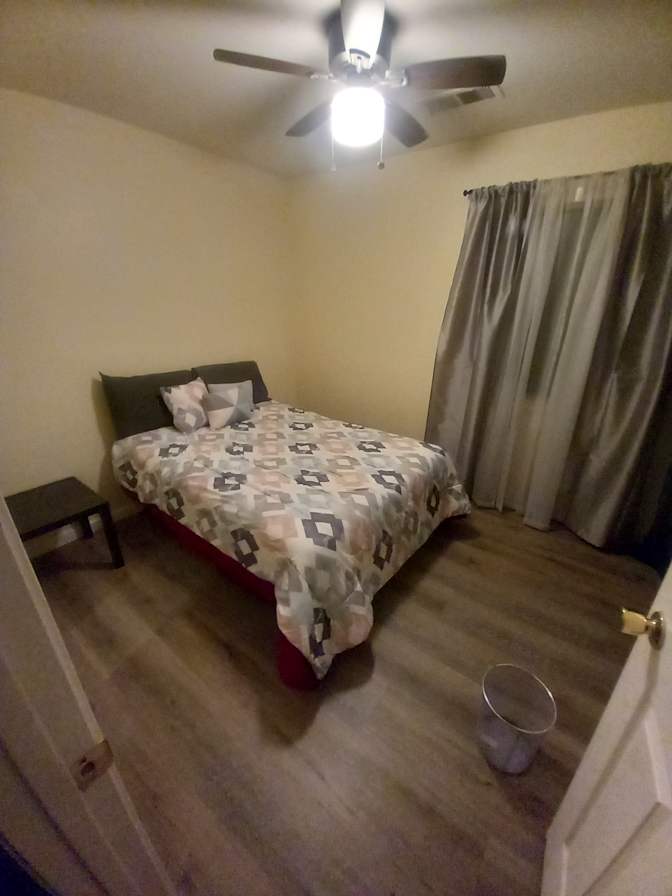Earl's room