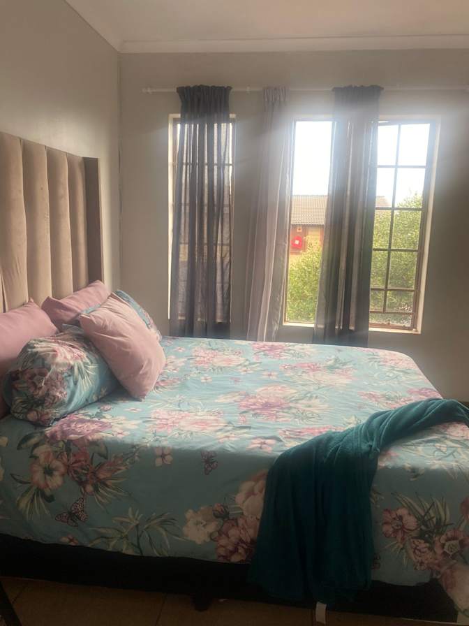 Nontobeko's room
