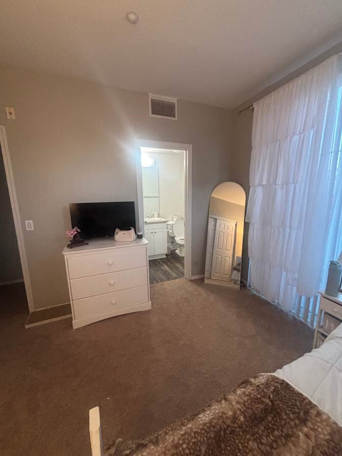 Yesenia Valdivia's room