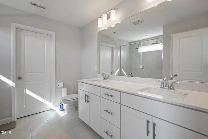 Alcove Rooms's room