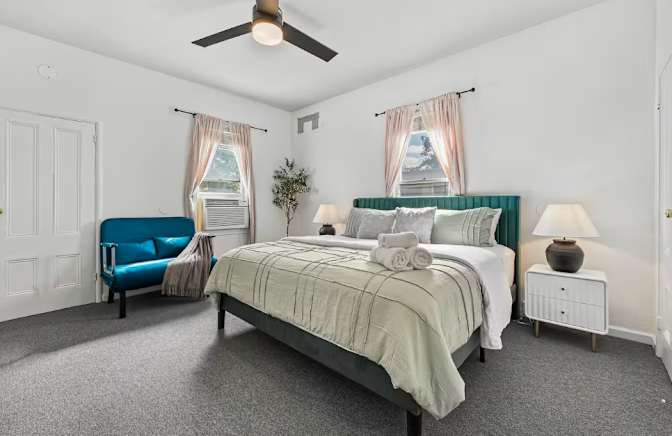 LauraTurner's room