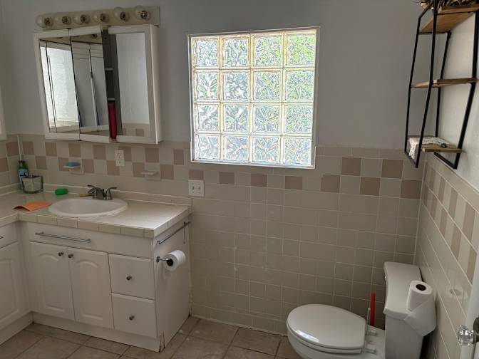 GIo's room