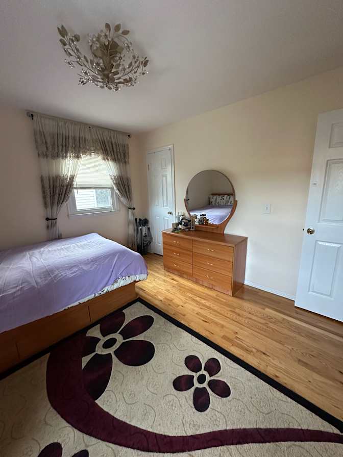Geny's room