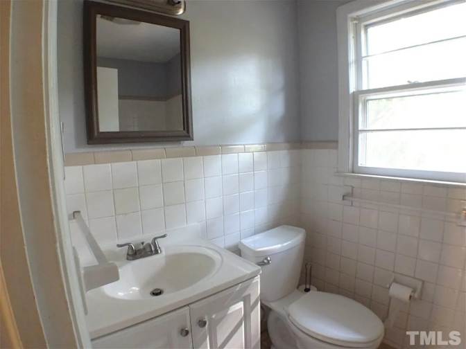 Alcove Rooms's room