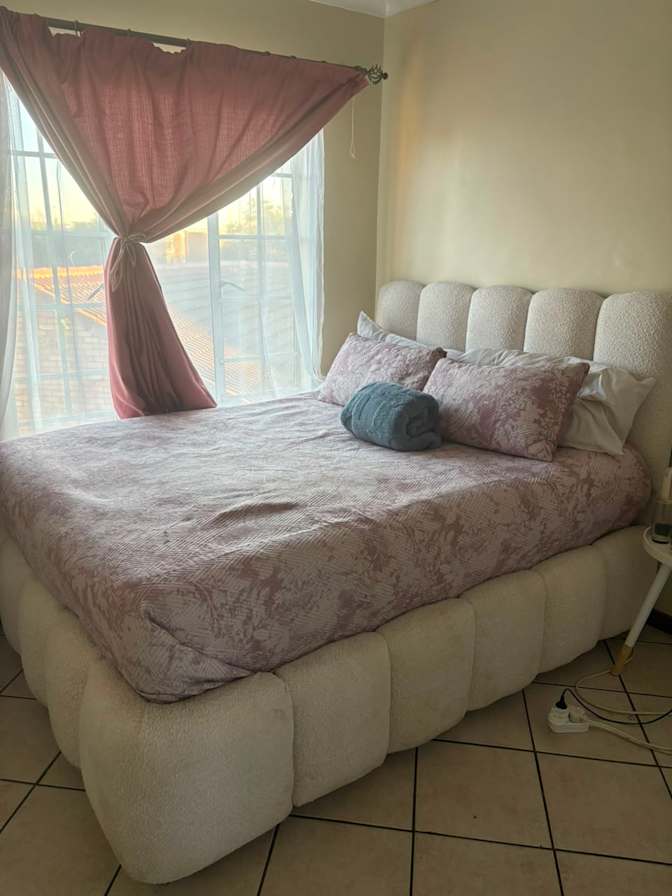 Phiwe's room