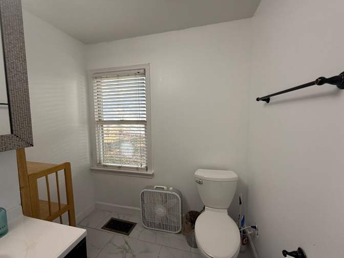 Jun's room