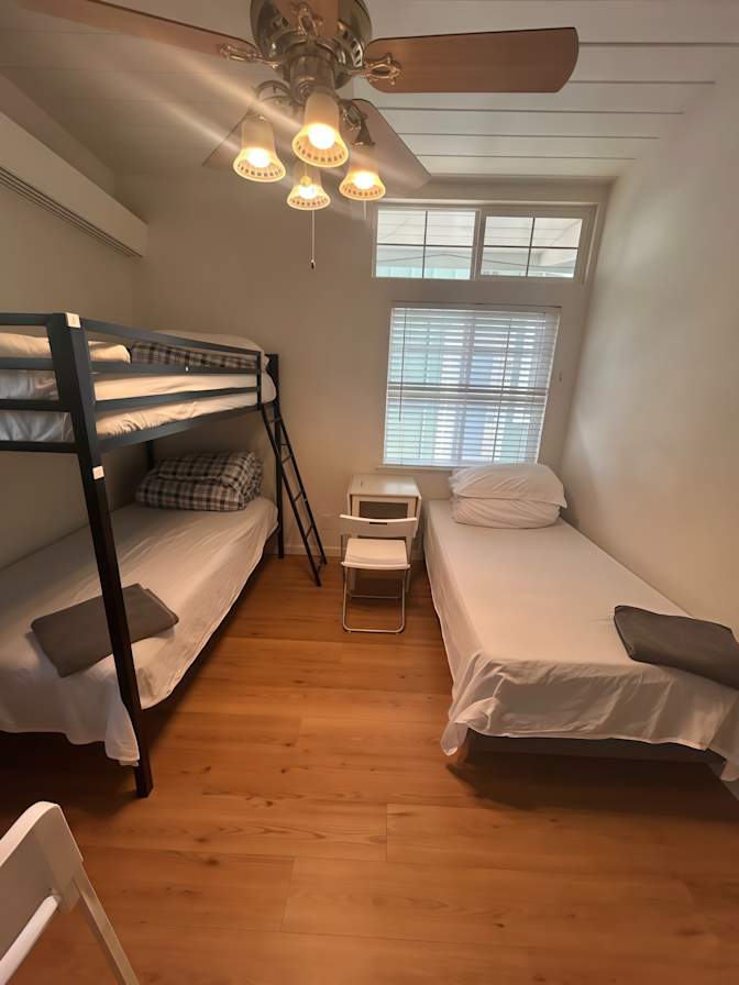 Julia Va's room