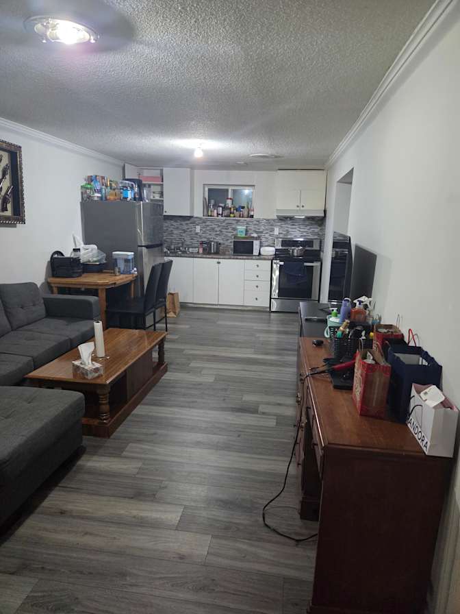 Amandeep Jakhu's room